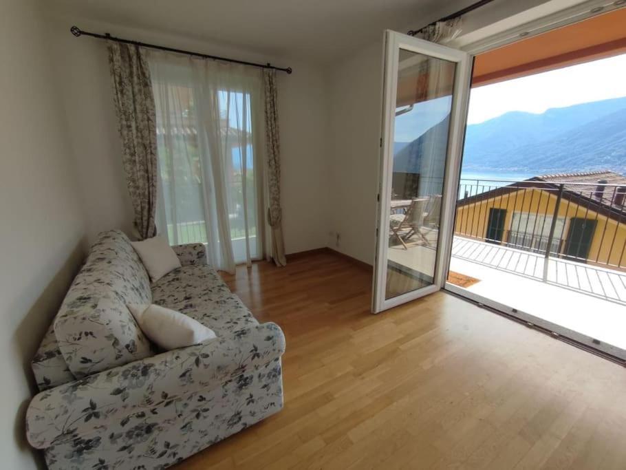 Vista Lago Panoramica Colonno エクステリア 写真